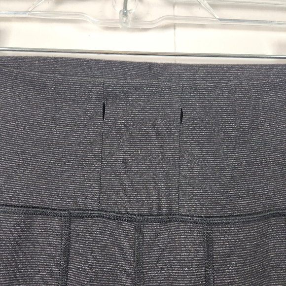 Lululemon Gray Leggings Pants Pockets Size 4 Activewear Yoga Gym Workout Active - Picture 3 of 8